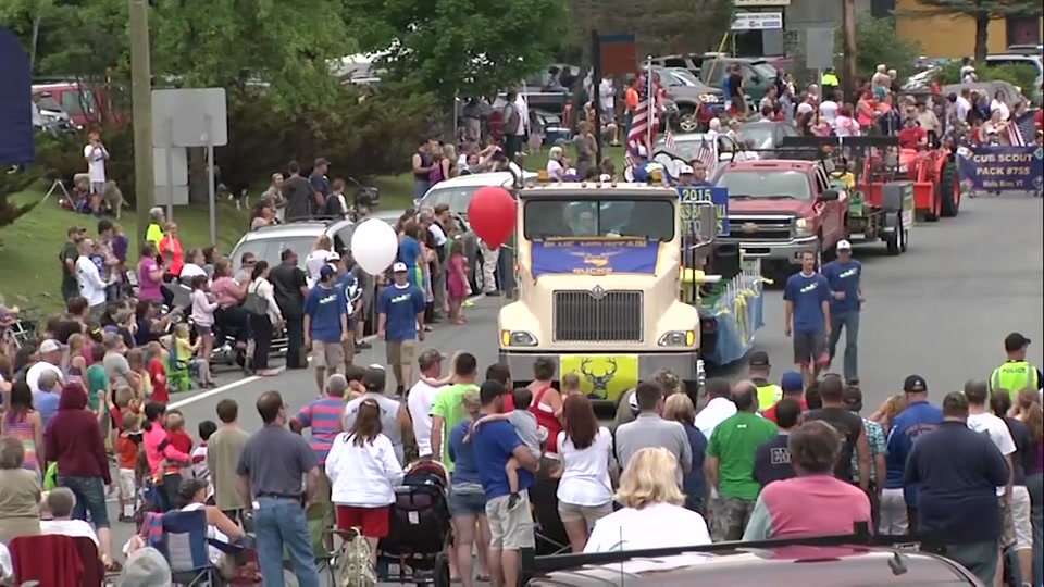 Woodsville: 4th of July Parade 2015